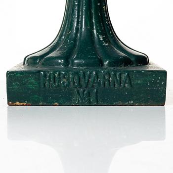 Trädgårdsurnor, ett par, No. 1, Husqvarna, omkring 1900.