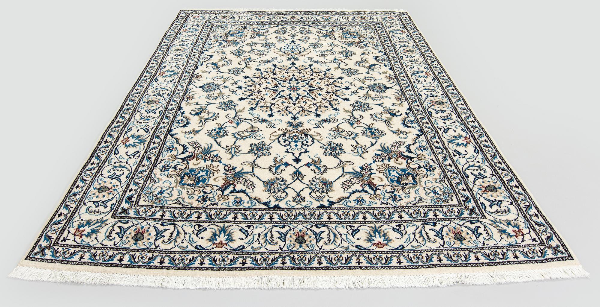 Matto, Nain, noin 243 x 165 cm.