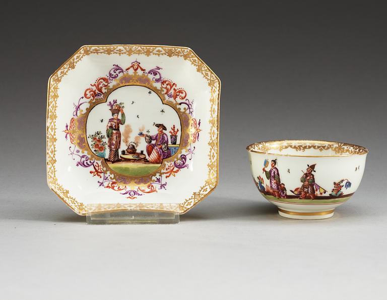 A Meissen 'Chinoiserie' cup with saucer, 18th Century.