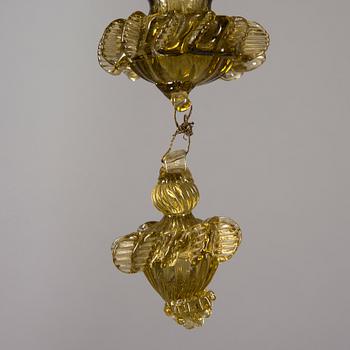TAKKRONA, Murano, 1900-talets mitt. Höjd ca 70 cm.