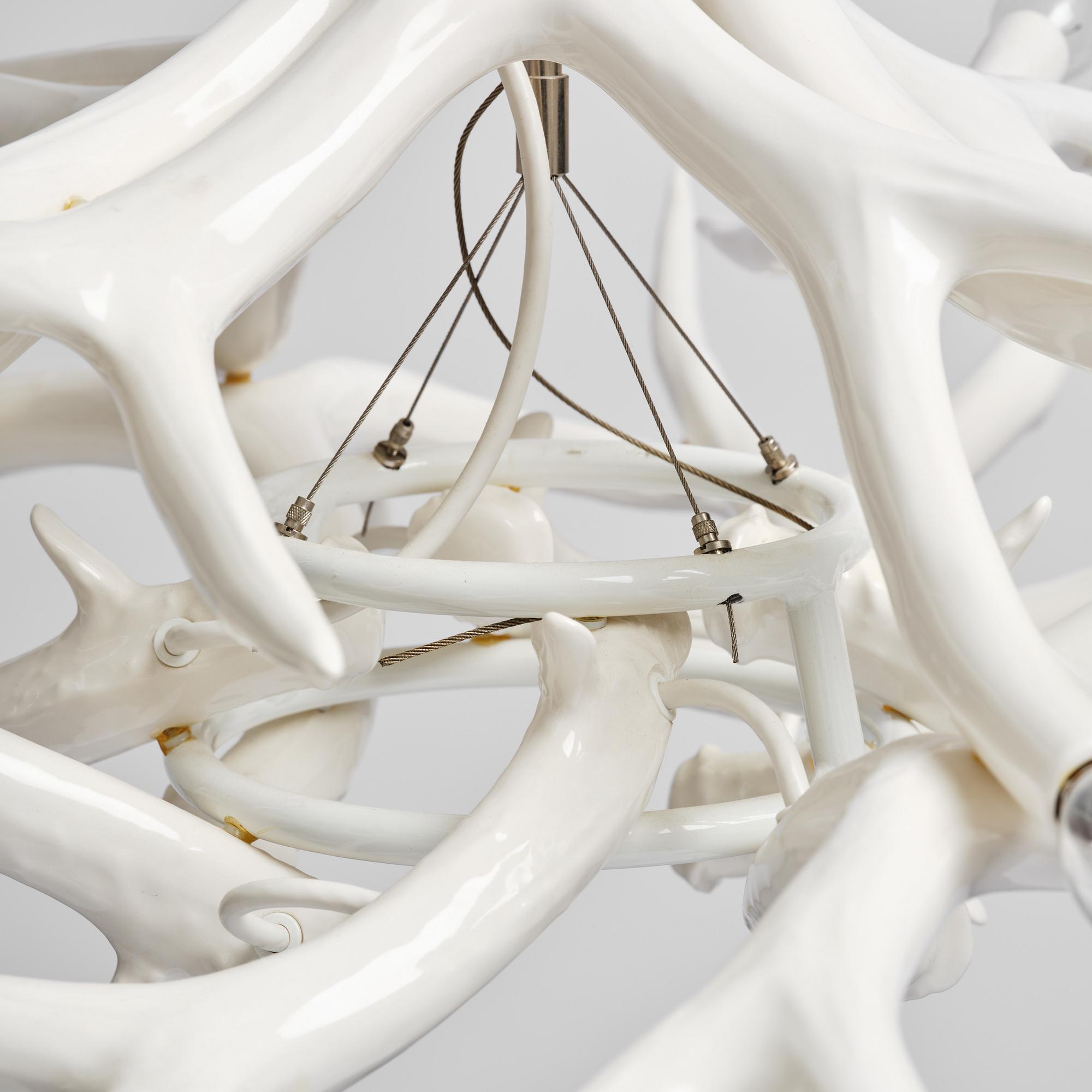 Jason Miller, takkrona, "Superordinate Chandelier 12 Antlers, taklampa, Roll & Hill, USA.