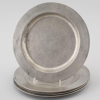 TALLRIKAR, 6 st, tenn, London och Örebro, 1700- och 1800-tal.