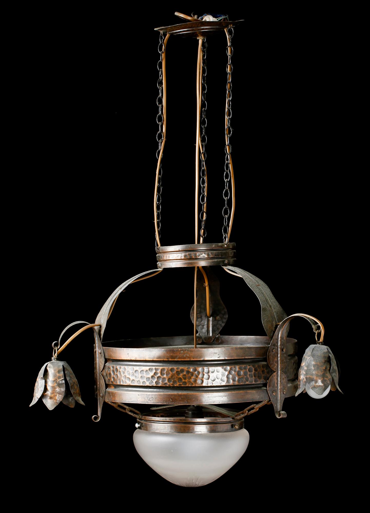 TAKLAMPA, oxiderad koppar, jugend, tidigt 1900-tal. H ca 90.