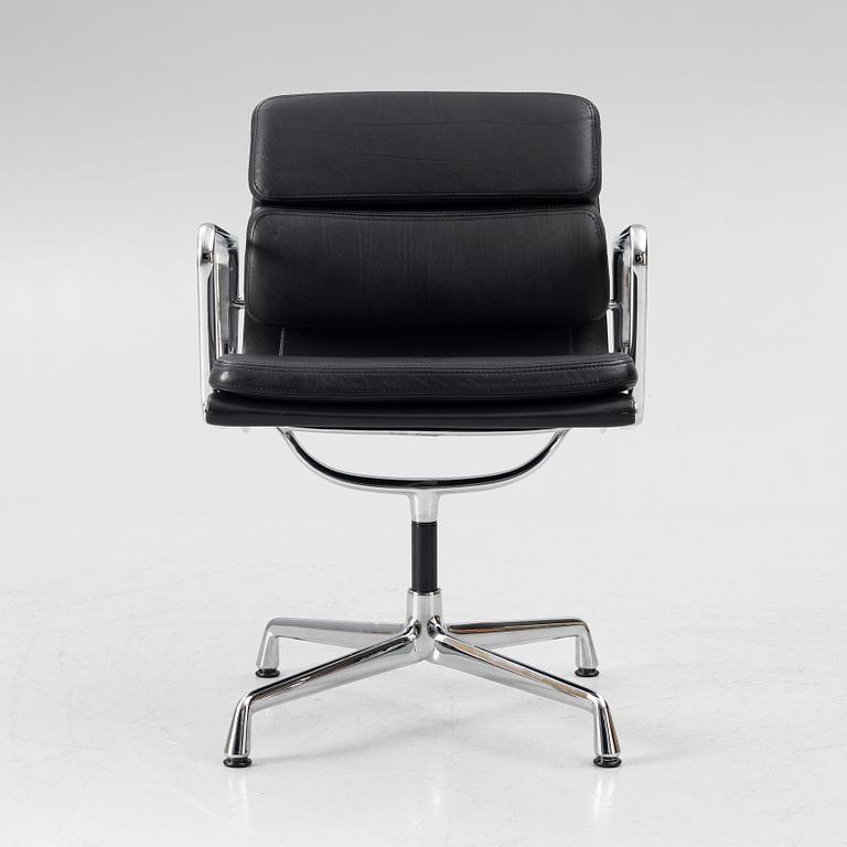 Charles & Ray Eames, a 'Soft Pad Chair EA217', Vitra.