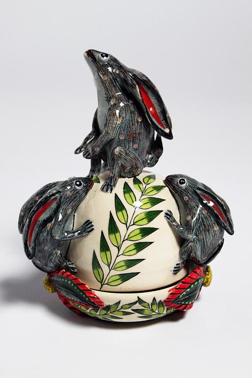 Smörskål, "Rabbit Butter Dish", med dekor av kaniner.