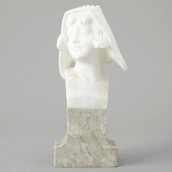 BYST, alabaster, 1900-talets första hälft.