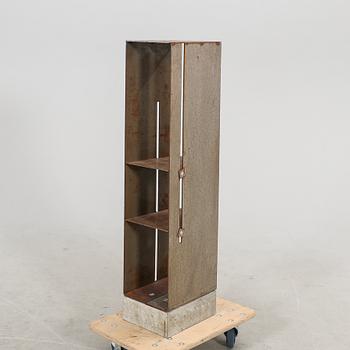 Cornelia Lindlöf, vedställ "Manhattan cabinet" Röshult 2000-tal.