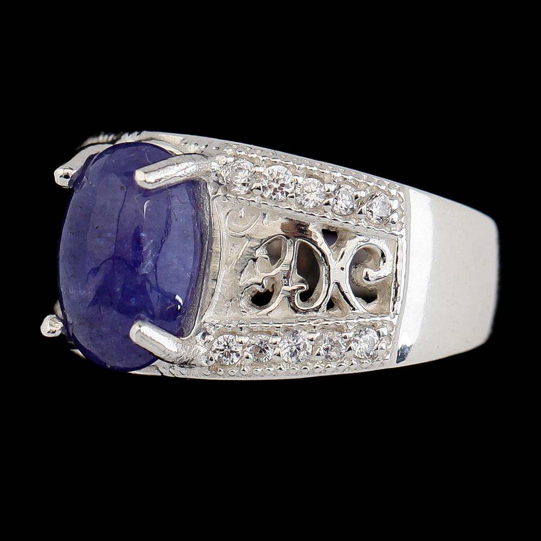 RING, sterlingsilver, vita safirer tot ca 0.46 ct, blå tanzanit ca 3.95 ct.