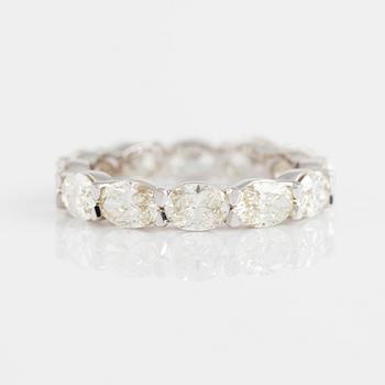 Oval cut diamond eternity ring, total 3,88 ct.