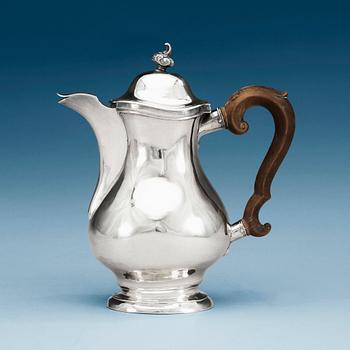 832. A Swedish 18th century silver coffee-pot, marks of Arvid Castman, Eksjö 1764.