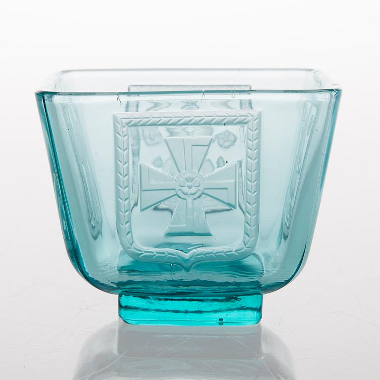 A glass bowl, "Mottimalja" 1939-1942 Riihimäki Lasi Oy.