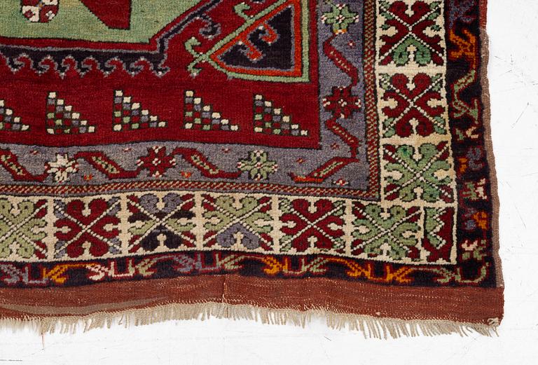 Matta, semiantik Kazak, ca 335 x 123 cm.