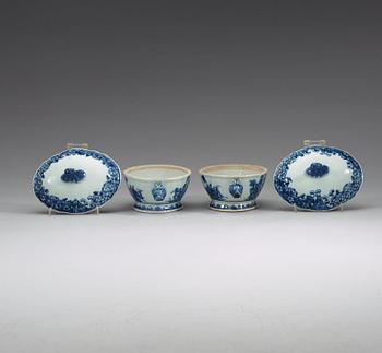 A pair of blue and white butter tureens with covers and stands, Qing dynasty, Qianlong (1736-95).