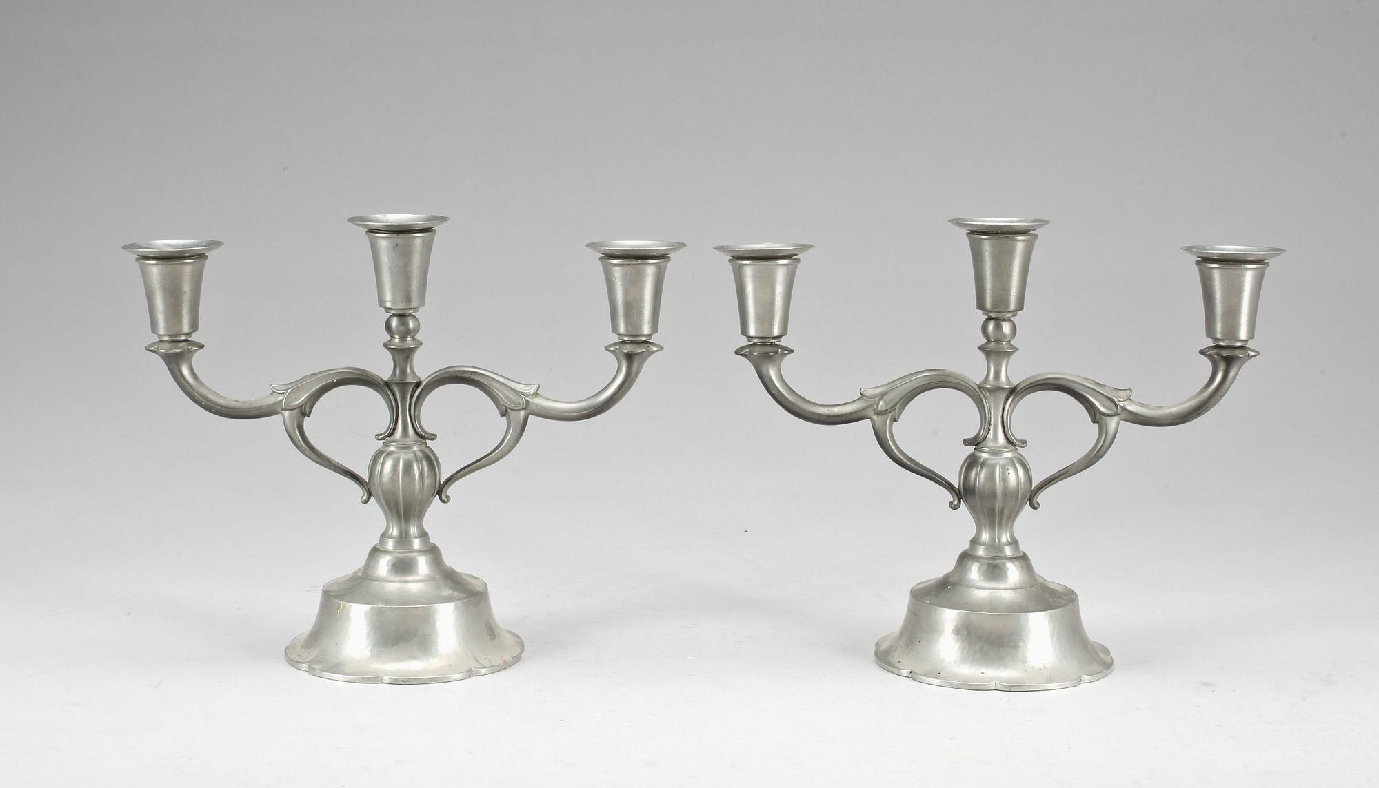 KANDELABRAR, ett par, tenn, Just Andersen, Danmark, 1930/40-tal.