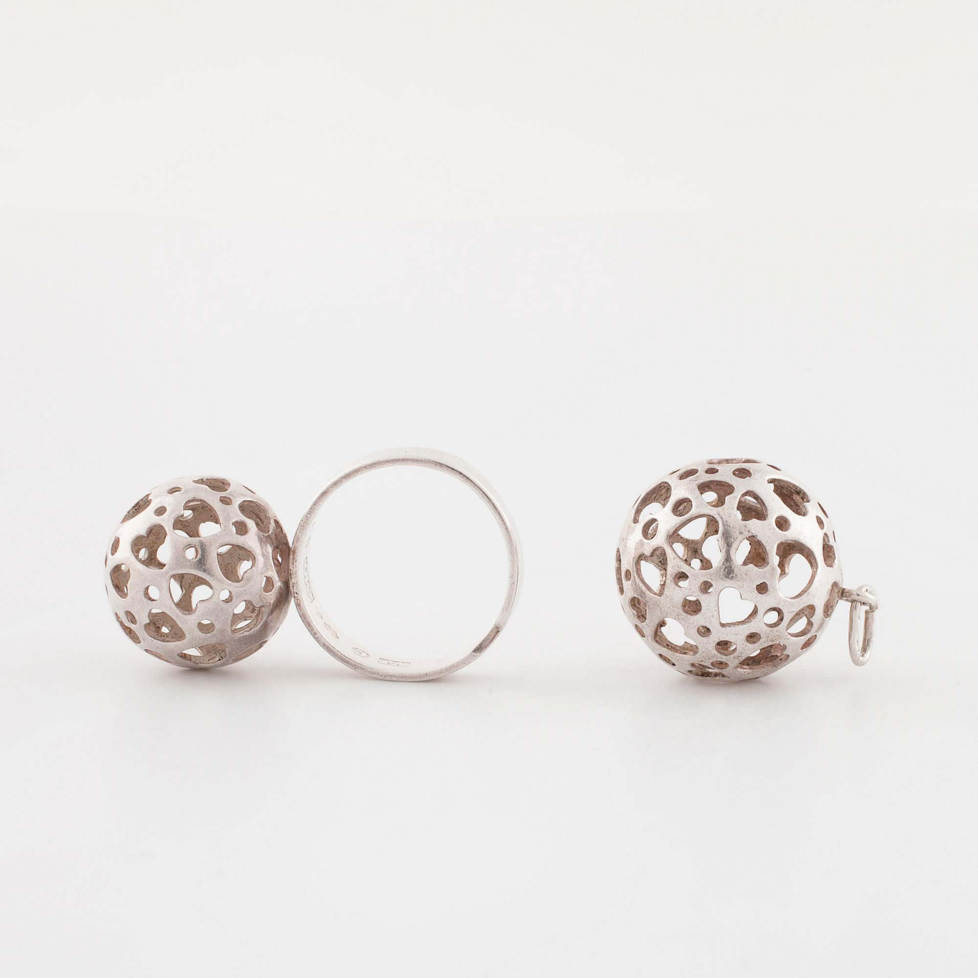 VICTOR JANSON, Lindesberg, 1977, a ring and a pendant.