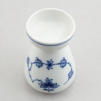 Three small jugs/creamers, a pair of small vases and two salt cellars, "Blue Fluted"/"Musselmalet", Royal Copenhagen.