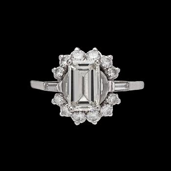 289. An emerald cut diamond ring, app. 1.95 cts.