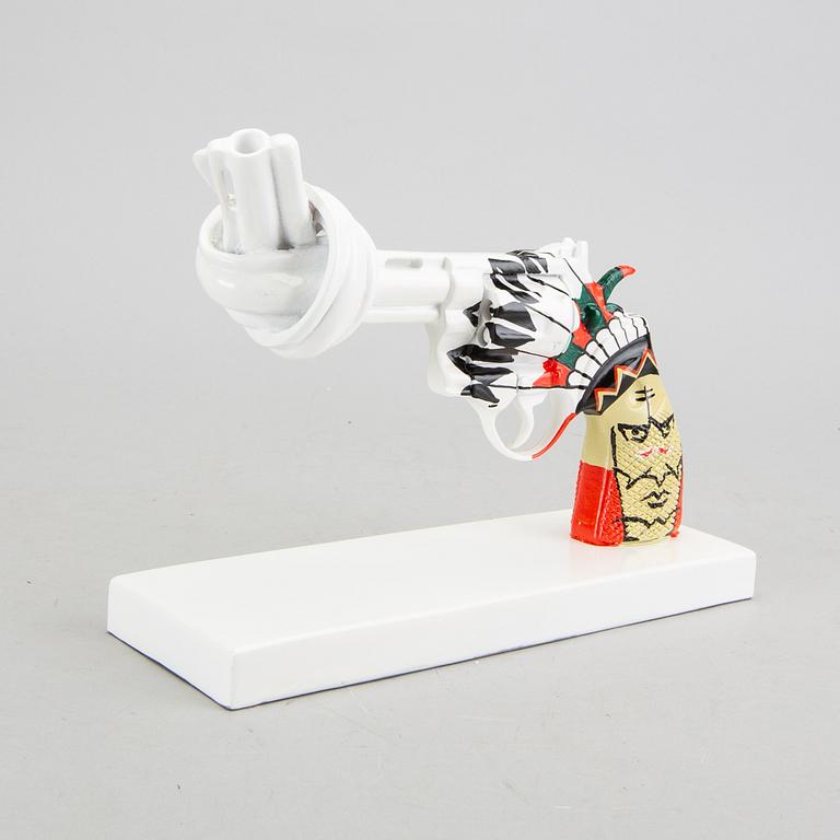 Carl Fredrik Reuterswärd, Non-Violence Project Foundation skulptur 2017.