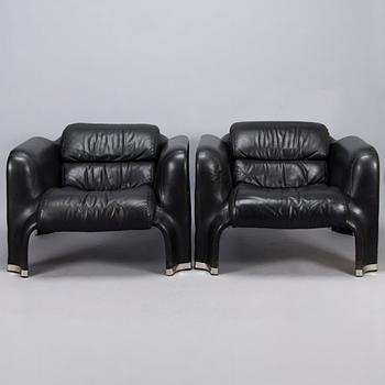 Pekka Perjo, A pair of 'Pohjola' armchairs for Haimi / Avarte.  Designed 1965.