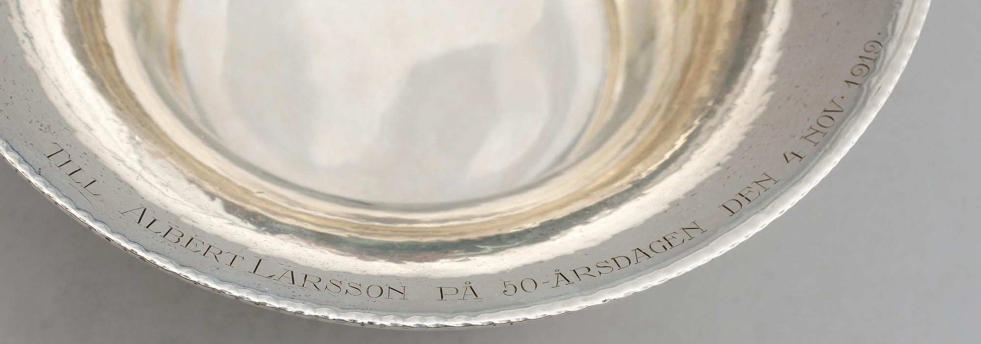 SKÅL MED FAT, silver, K Andersson, Stockholm 1919. Vikt ca 1286 g.
