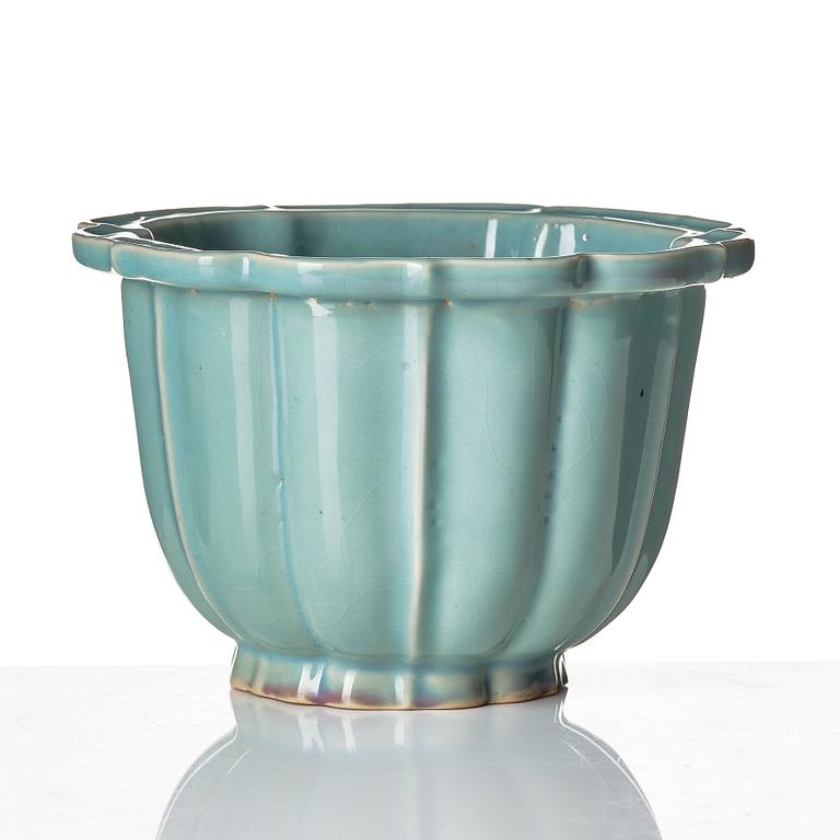 A lavender blue jun glazed jar, Ming dynasty (1368-1644).