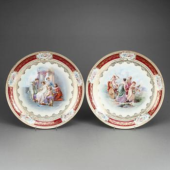 TALLRIKAR, ett par, porslin. Wienliknande märke, 1800-talets slut.