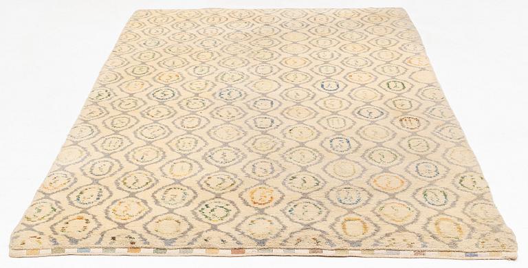 Ingrid Hellman-Knafve, rug, 'Lökar', knotted pile, 324 x 185.5 cm, signed IH-53.