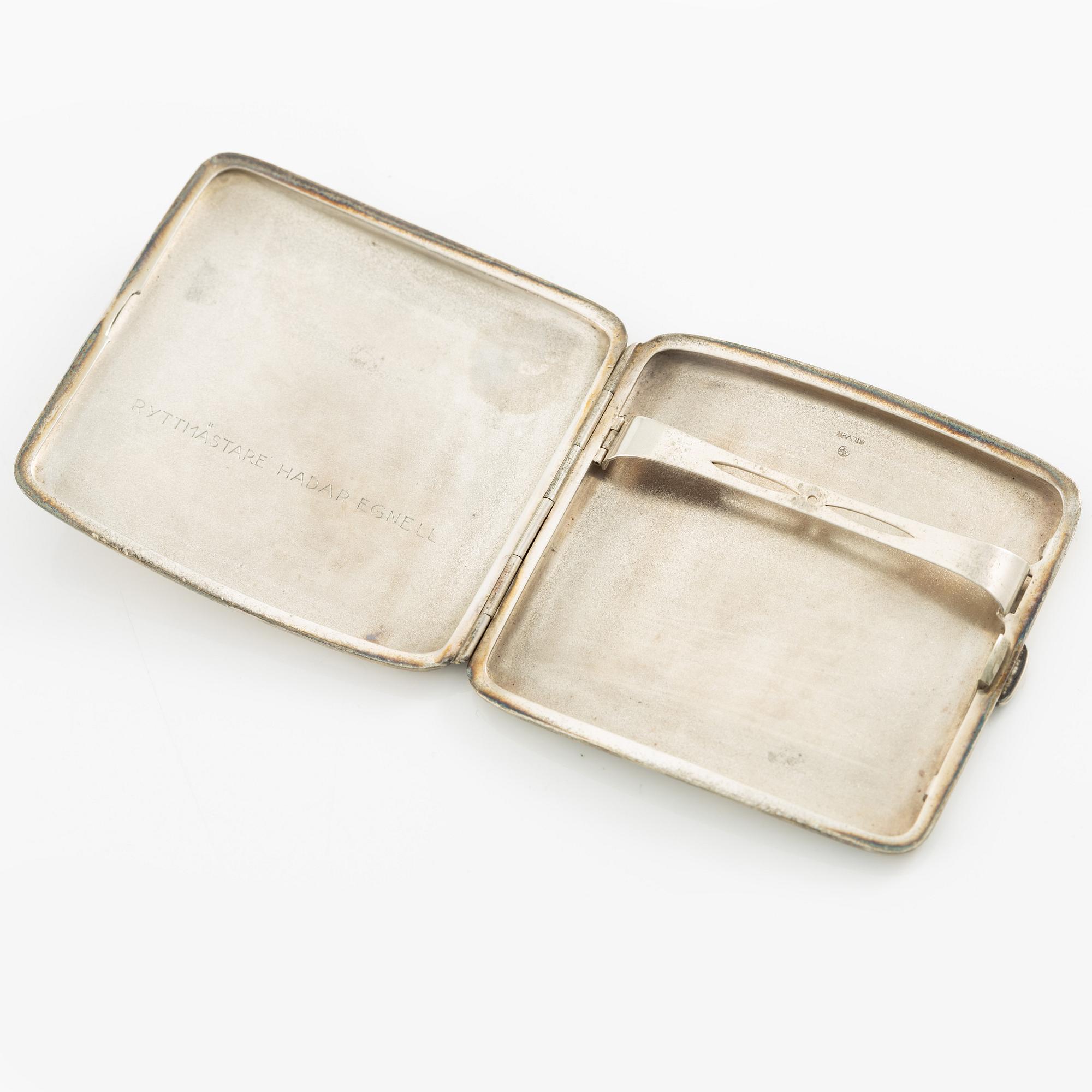 Etui, silver, Japan, 1900-talets första del. Vikt 112 gram.