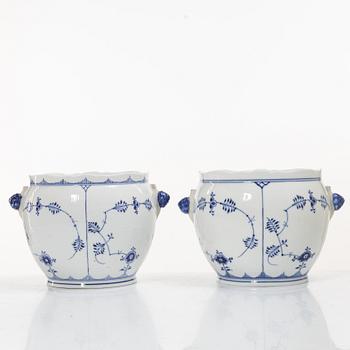 Royal Copenhagen, Outer sleeves, a pair, porcelain, "Musselmalet", model no. 126.