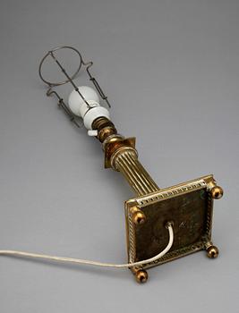 BORDSLAMPA, mässing, gustaviansk stil, 1900-talets början.