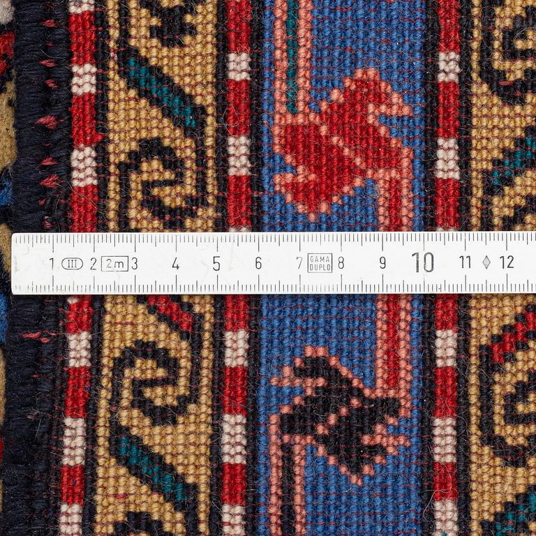 A runner carpet, Northwest Persian, approx. 350 x 110 cm.