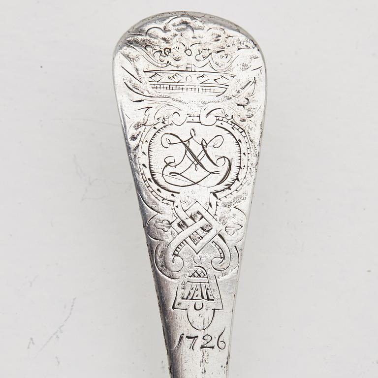 JOHAN MÖLLERSTRÖM, skedar, 6 st, silver, Stockholm 1727, med daterad gravyr 1726.