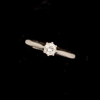 RING, platina med briljantslipad diamant ca 0,33ct. Vikt ca 3 g.