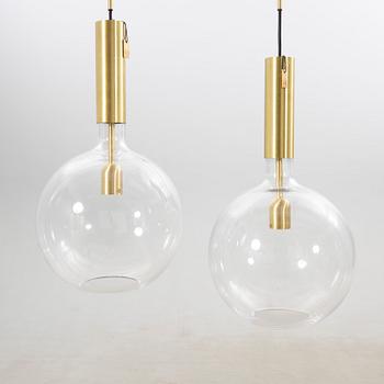 Ceiling lamps, a pair, "Pendel Rosdala", Sabina Grubbeson for Konsthantverk, 21st century.
