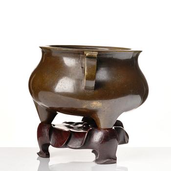 A copper alloy censer, Qing dynasty, 18th/19th Century.