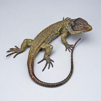 547. A Franz Bergmann painted bronze figure of a lizard, Vienna, early 20th Century.