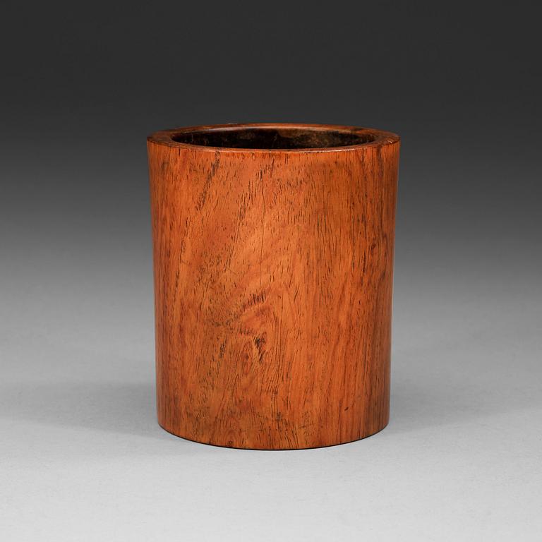 A Huanghuali brushpot, Qing dynasty presumably 19th century.