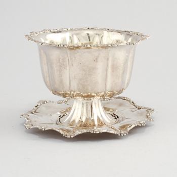 SKÅL med FAT, silver, Claes Peter Hedin, Jönköping, 1871. Vikt 330 g.