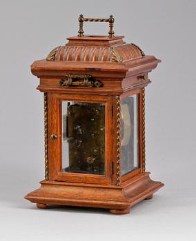 BORDSUR MED SPELDOSA, nyrenässans. Junghans, Leipsic, Tyskland.  1900-talets början.