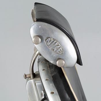 FRISÖRSTOL, Nike, Eskilstuna, omkring 1900-talets mitt.