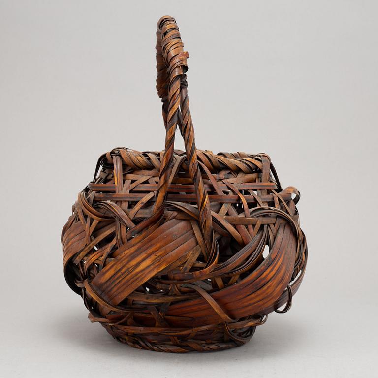 Korg, "Hanakago" för blomsterarrangemang, bambu, Japan, 1900-talets första hälft.