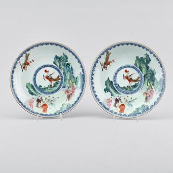 TALLRIKAR, 1 par, porslin, Kina, 1700-/1800-tal.