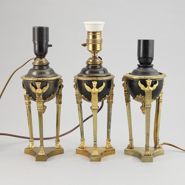 Bordslampor/fotogenlampor, 3 st, Gusum, 1900-talets början. Empire- stil.