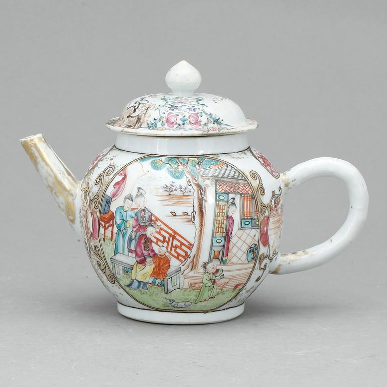 TEKANNA, porslin, Kina, Qing dynastin. Qianlong (1736-95).