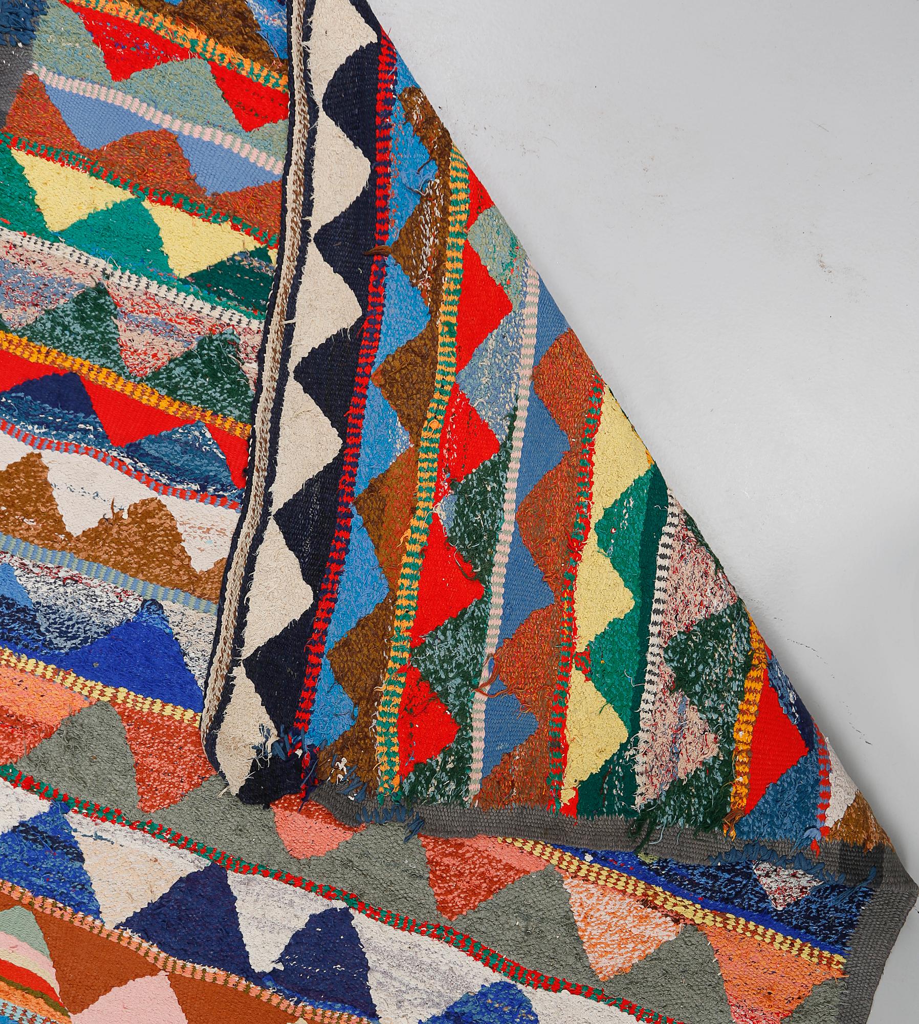 MATTA, modern tillverkning, ca 340 x 130 cm.