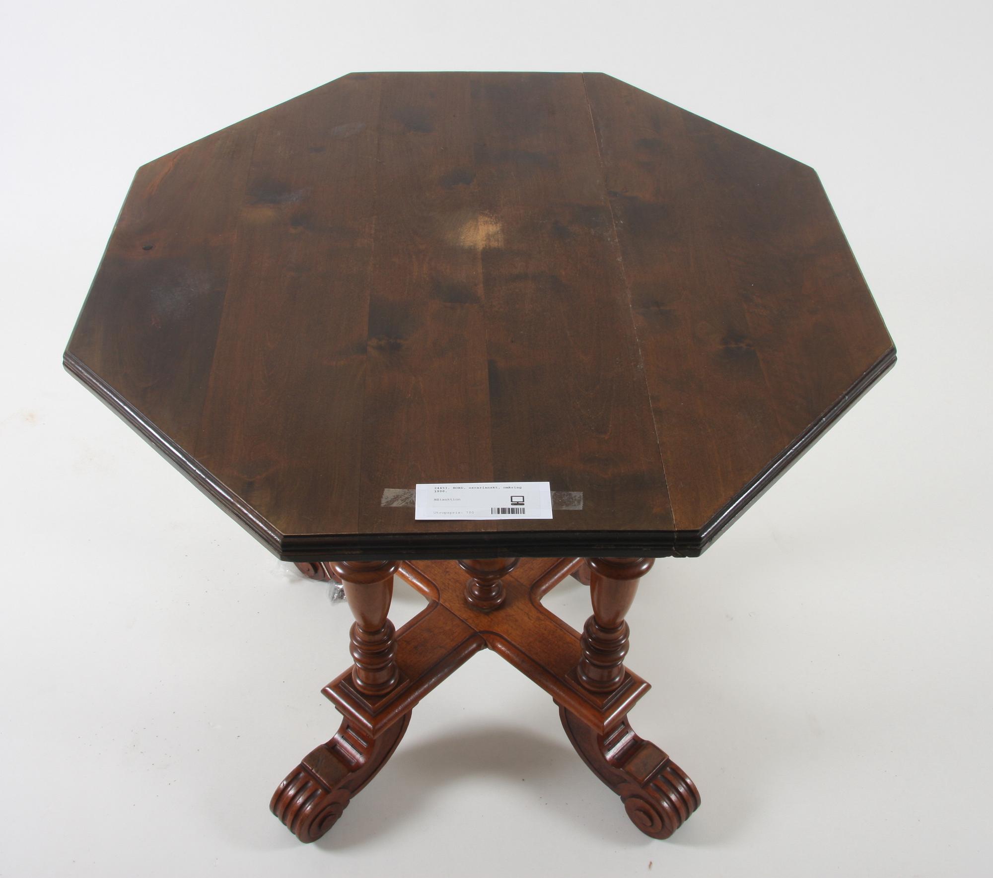 BORD, oscarianskt, omkring 1900.