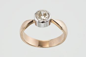 A DIAMOND RING 1,0 ct.