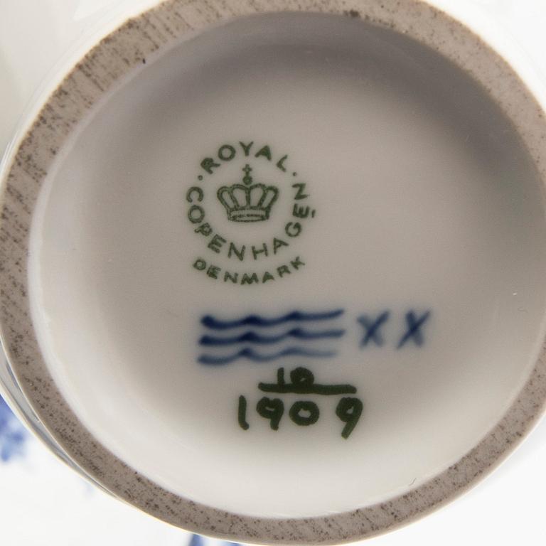 Service "Blue Flower" approx. 130 pcs Royal Copenhagen Denmark 20th century porcelain.