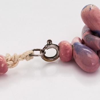 Aune Siimes, collier, handgjorda pärlor av keramik.