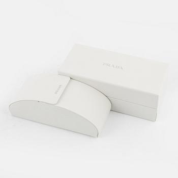 Prada, solglasögon.